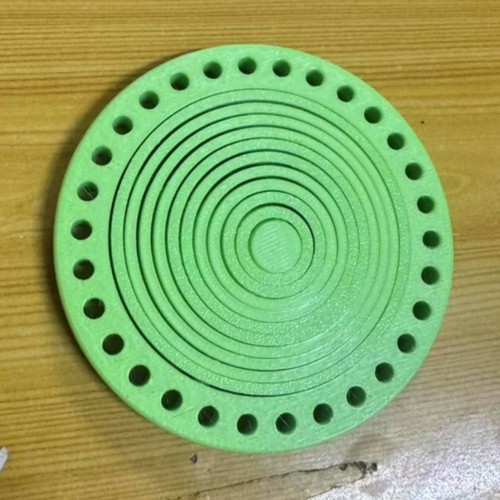 Heat Insulation 360° Rotating Coaster Toy Depressed Relief Toy Office - Picture 10 of 10