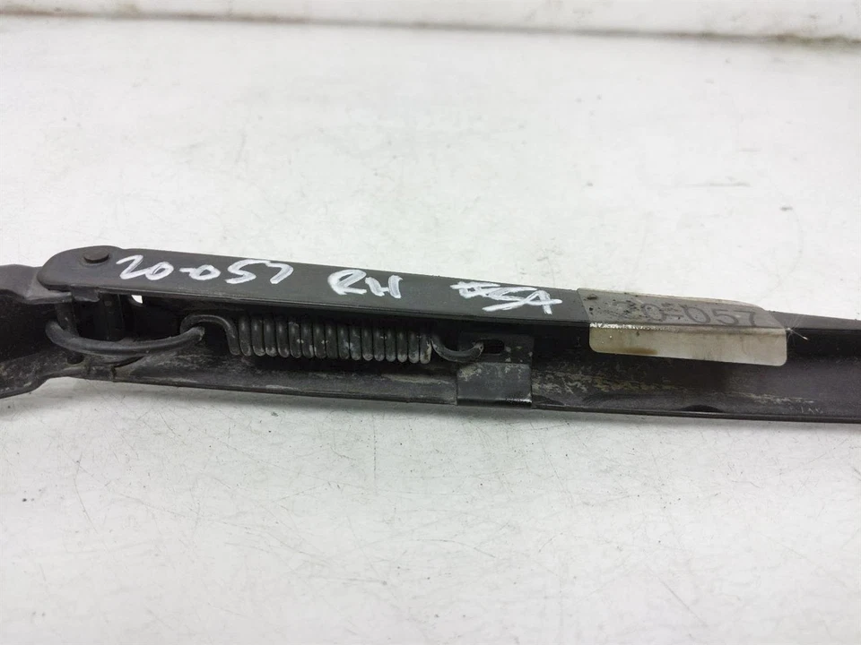 Brazo limpiaparabrisas pasajero BMW 550I 2011-2016 61-61-7-203-156 Foto 3 de 4