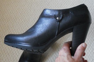 white mountain black ankle boots