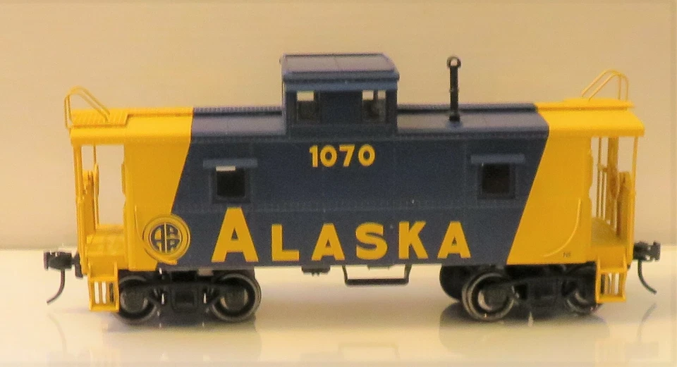 ATLAS Trainman-O-#2003058-1 C&O-Style Steel Center-Cupola Caboose - AK #1070 - Image 2 of 4