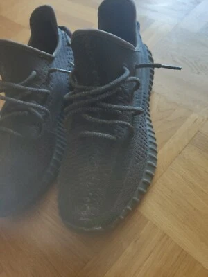EU Größe 42,5 - adidas Yeezy Boost 350 V2 Black Non-Reflective