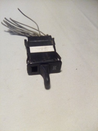 Freightliner A06-30759-010 Headlight Switch W/Connector "MISSING COVER" - 第 2/4 張圖片