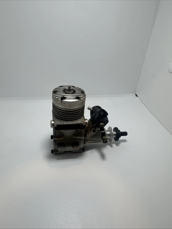 Двигатель для модели самолета K&B No6712 с глушителем - Изображение 2 из 3