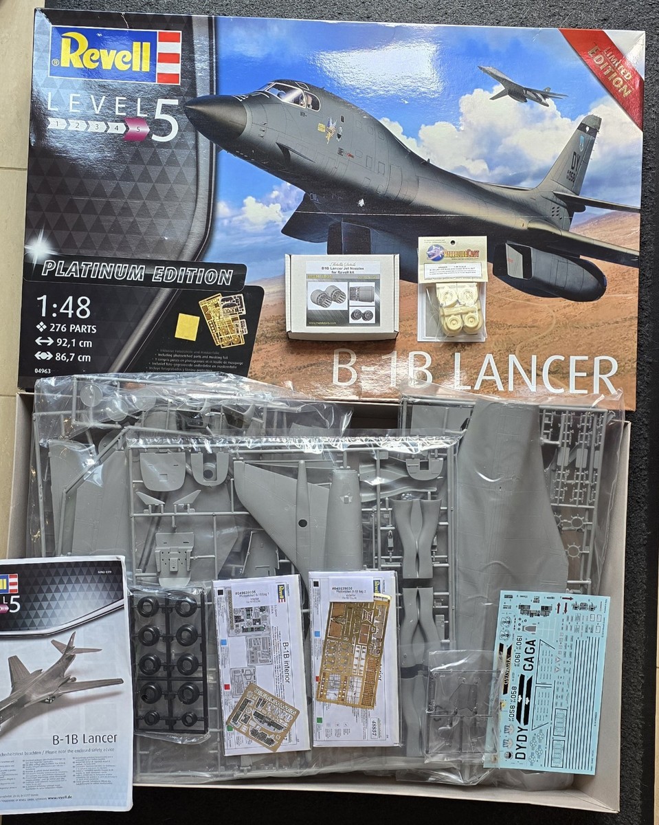 【希少品】Revell 1/48　B-1B LANCER　ランサープラモデル Revell 1/48 B-1B Lancer Kit 95-04900 - Hobbies N Games