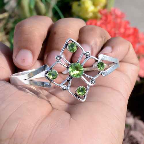 Faceted Peridot Gemstone Bangle 925 Sterling Silver Beautiful Crafted Bracelet - Picture 6 of 8