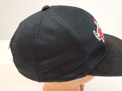 Cappellino a snapback Sports Specialties Chicago Bulls XXL foderato in rete nera NUOVO & RARO!!!! - Foto 6 di 11