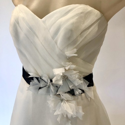 Bella Donna Designer Wedding Dress Size 12 Ivory Organza & Black Contrast Belt - Picture 3 of 9
