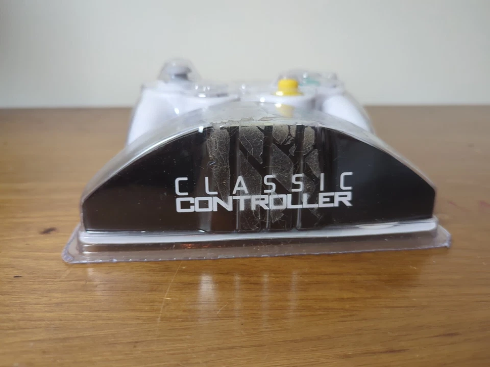 TTX Tech Classic Controller Wired White for Nintendo Wii Gamecube 3rd Party - Image 3 of 3