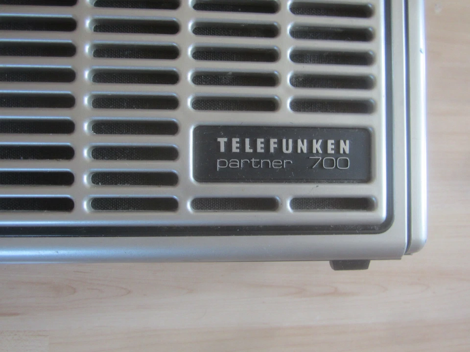 Telefunken Partner 700 Transistor-Radio 1977-78 - sehr guter Zustand ---- antik - Bild 2 von 4