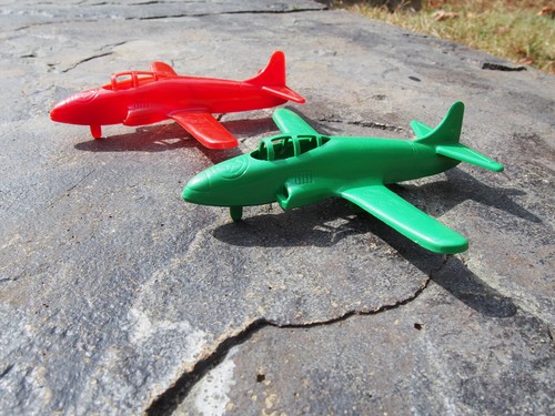 Vintage 1950's Ideal USA Plastic Lockheed P-80 Shooting Star Toy Airplanes (2) - Picture 3 of 7