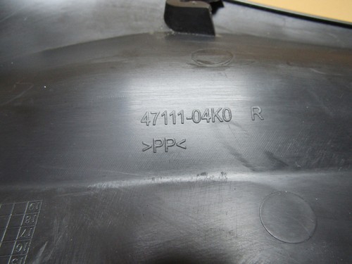 Suzuki GSX-S1000 L6 2016 3.486 Meilen rechts unten Tankverkleidung (12117) - Bild 6 von 7