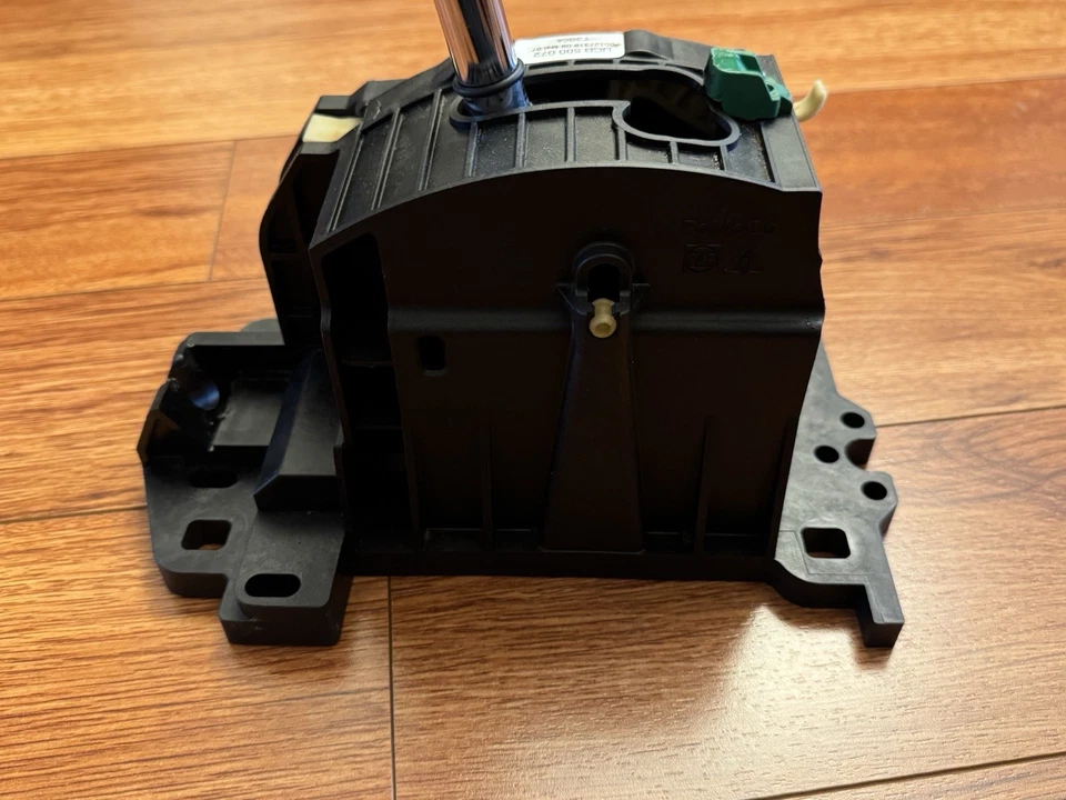 OEM 2005-2009 Land Rover LR3 Floor Gear Lever Shifter Selector Assembly  - Image 3 of 4