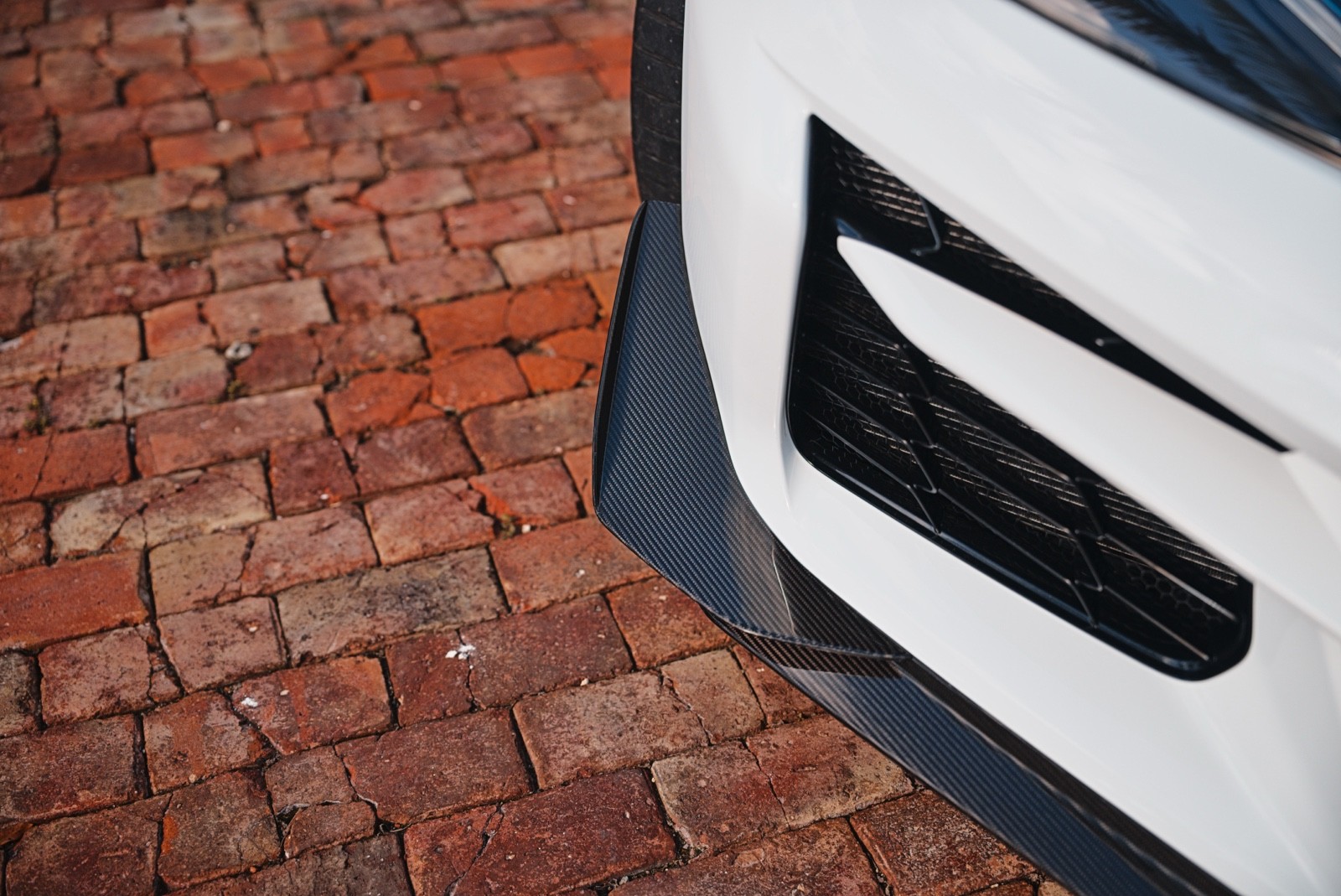 2025 White Chevrolet Corvette   | C8 Corvette Photo 7