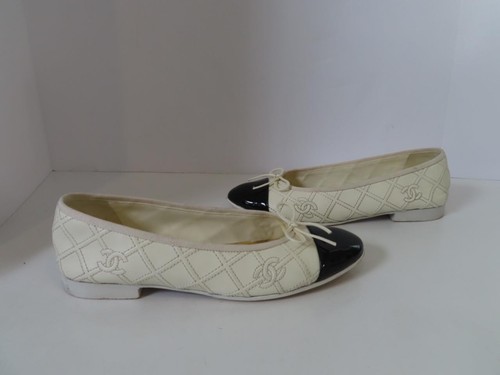 CHANEL Ivory Quilted CC Logo Leather/Black Patent Cap Toe Ballet Flats 39/US 9