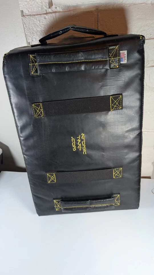 Krav Maga Tombstone Target Pad O MMA Combat Pre Owned Condition Atomic Tarp Foto 2 de 4