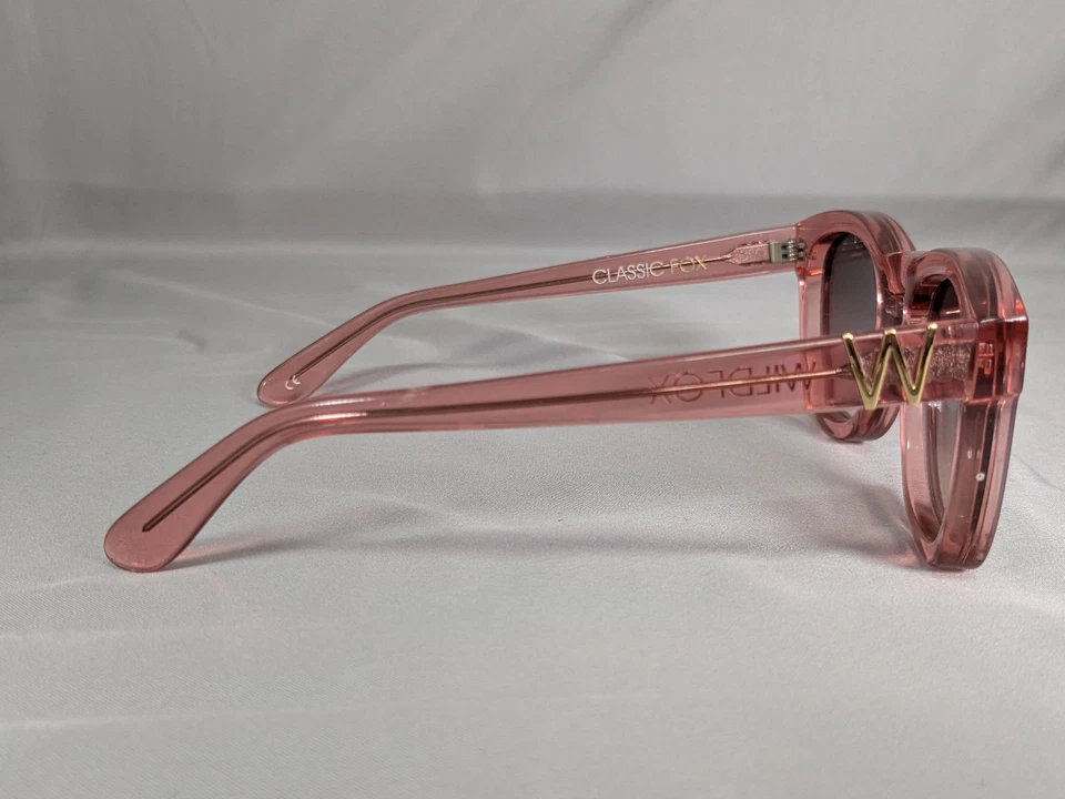 GAFAS DE SOL WILDFOX CLÁSICAS ZORRO ROSA TRANSLÚCIDO CON LENTES GRISES ESPEJADAS Foto 3 de 4