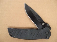 Gerber Swagger Folding Pocket Knife - Black Serrated Blade - Very Good