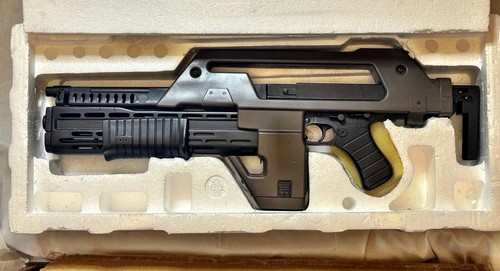 ALIENS PULSE RIFLE - M41A HCG HERO Replica Prop Metal #182 of 1000 - Picture 19 of 22