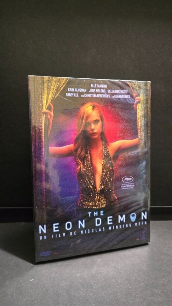 The Neon Demon - New In Blister | Wild Side