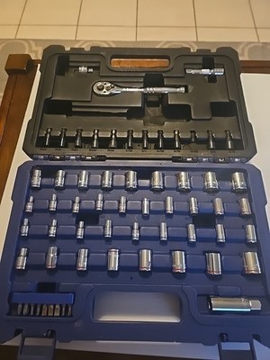 tool set Kobalt 60 Piece Standard (SAE) and Metric Chrome Mechanics  With Case