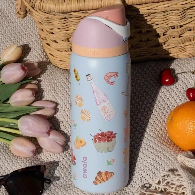 New Owala x Urban Outfitters 32oz FreeSip Picnic Prep Macaroon Blue Water Bottle - Image 2 of 3