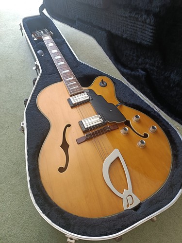 DeArmond by Guild X-155 Archtop Electric Guitar In Great Condition - with Case.