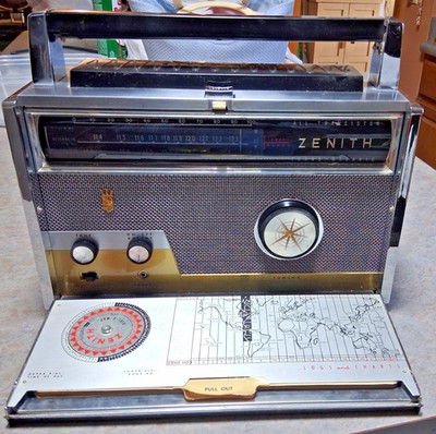 Restored ZENITH Trans-Oceanic Multiband Royal 1000 Transistor Radio