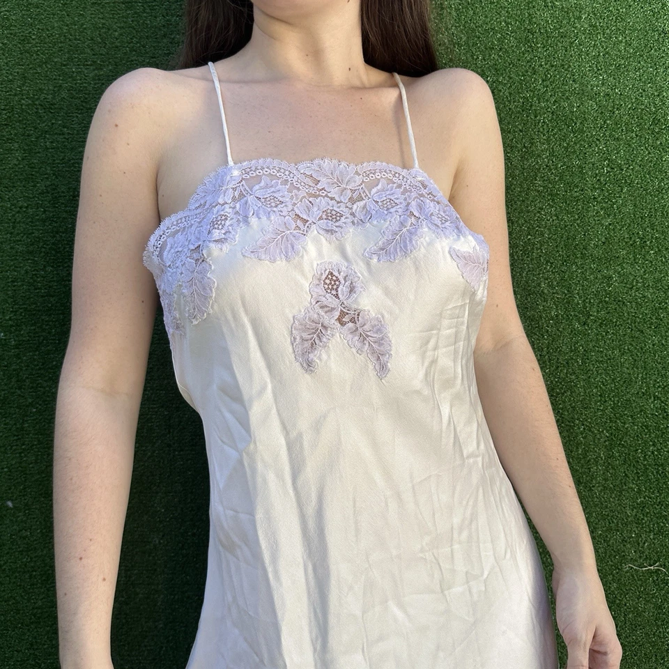 Vestido Christian Dior Vintage Hecho en Unión Crema 100% Seda Encaje Sin Mangas Talla Mediana Foto 2 de 4