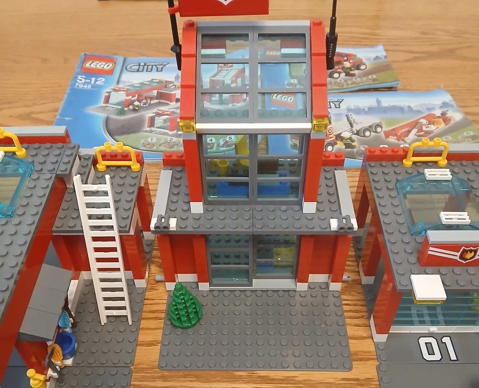 Lego City 7945 Estación de Bomberos 100% Completa con Minifiguras e Instrucciones Ciudad Foto 4 de 4