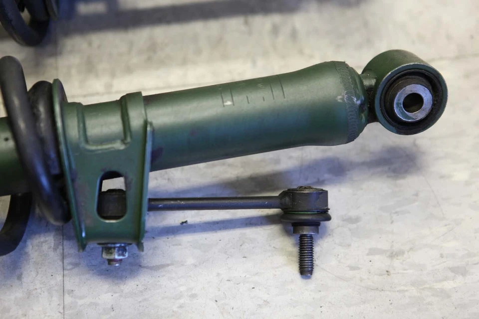 Conjunto de amortiguadores traseros/puntal Porsche 993 Monroe L&R 99333305134 99333305234 G5 Foto 2 de 4