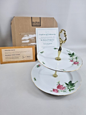Christineholm Porzellan Rose zweistufiger Servierer Royal Doulton geschützte Hecken