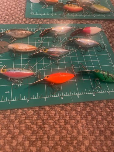 21x Storm (pre-rapala) thin fin hot'n'tot Fishing lures lot w prizm flash colors - Picture 10 of 12