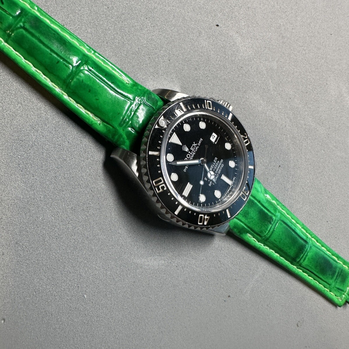 20mm Bright GREEN Alligator leather curved (fitted) Band