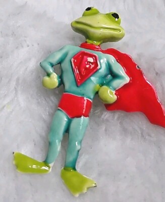 VIntage Enamel FROG Brooch Pin Dressed as a Superhero *some wear*  1 3/8'', Fun!
