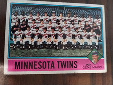 1976 Topps - Team Checklist #556 Gene Mauch (crease)