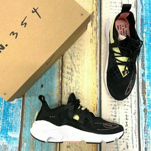 nike huarache black pink