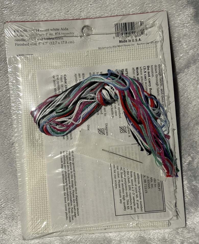 Kit de punto de cruz contado muñeco de nieve y amigos de Christmas Traditions-Holiday Time/LA Foto 3 de 3