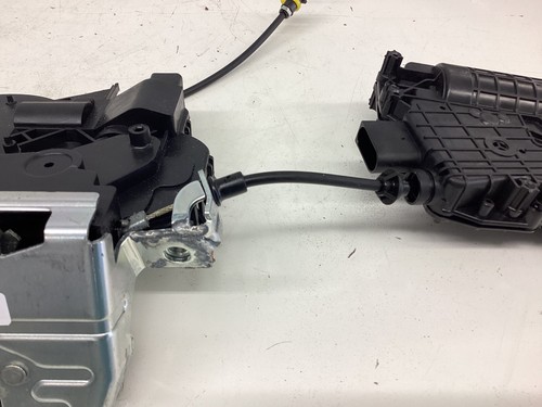 08-11 Volvo XC70 Rear Gate Lock Actuator w/ Power Opening 31276957 - Picture 4 of 6