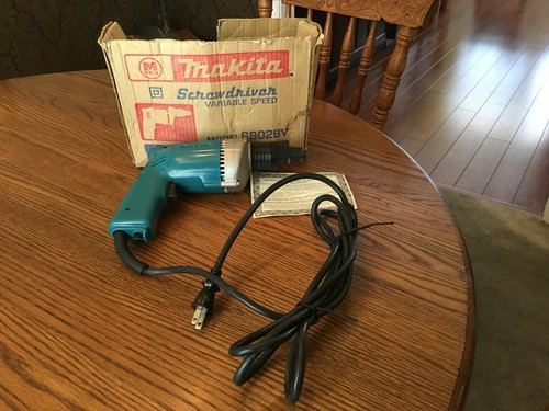 MAKITA 6802- BV Variable Speed Electric Screwdriver w/ Forward-Reverse - Picture 8 of 8