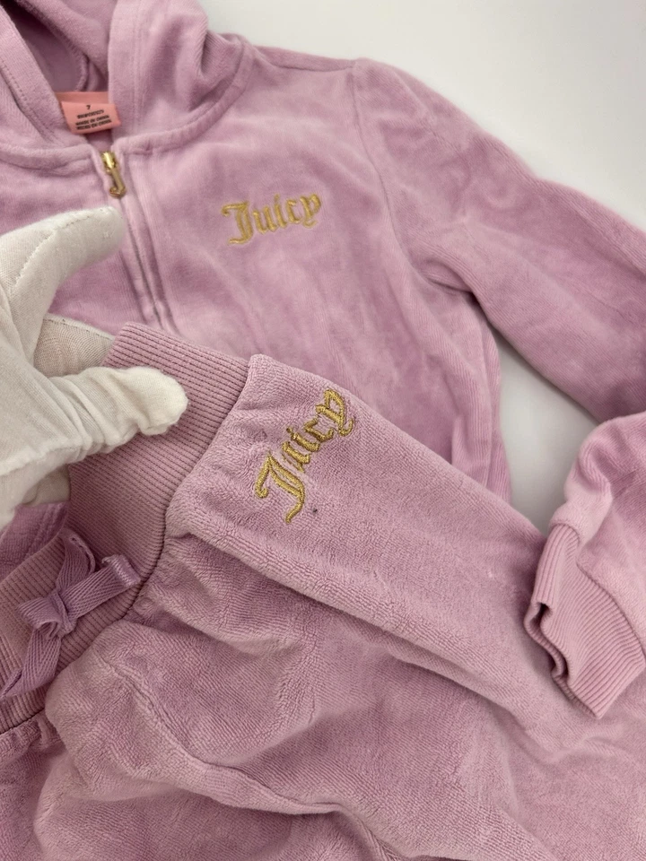 Traje de chándal de terciopelo para niños Juicy Couture talla 7 púrpura dorado bordado Y2K Foto 2 de 4