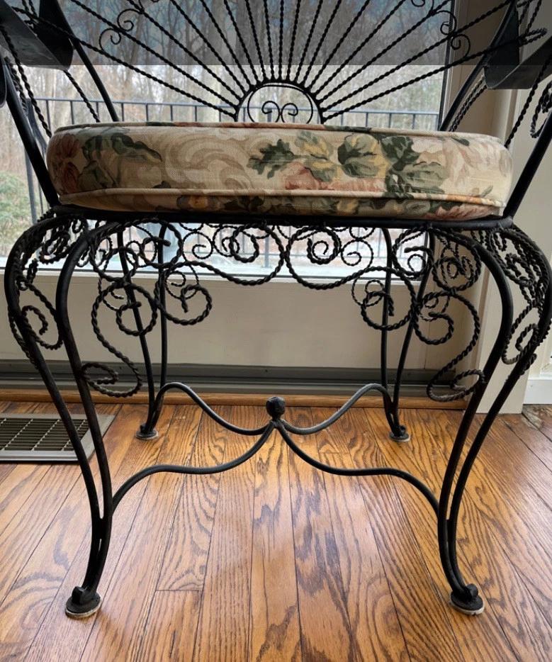 Hermosa silla de jardín de hierro forjado de lujo Foto 2 de 4