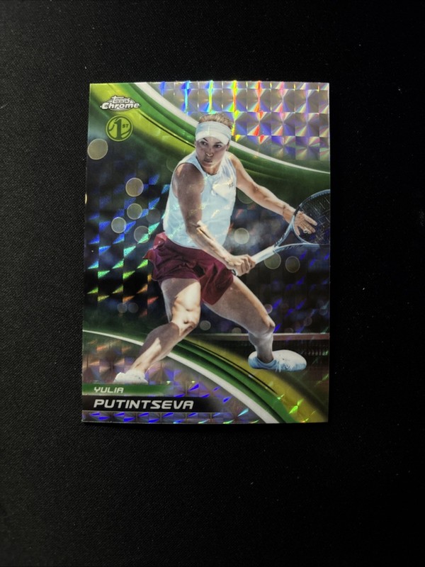 2025 Topps Chrome #45 Yulia Putintseva Geometric Refractor