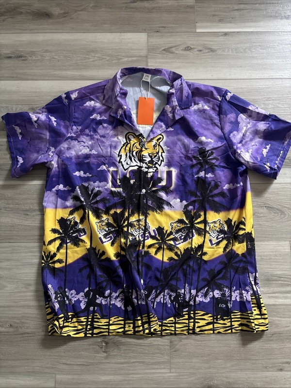 LSU Tigers Men's 2XL 95% Polyester 5% Spandex Button Up Collared Shirt BRAND NEW