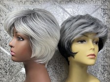 NUEVO 2 PELUCAS PELO SINTÉTICO CORTO ENRAIZADO 2 TONOS ELEGANTE BONITO GRIS NEGRO PLATINO