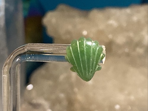 Aretes de colección tallados en oro de 14K de jadeíta verde concha marina AN625-12 T - Imagen 3 de 13