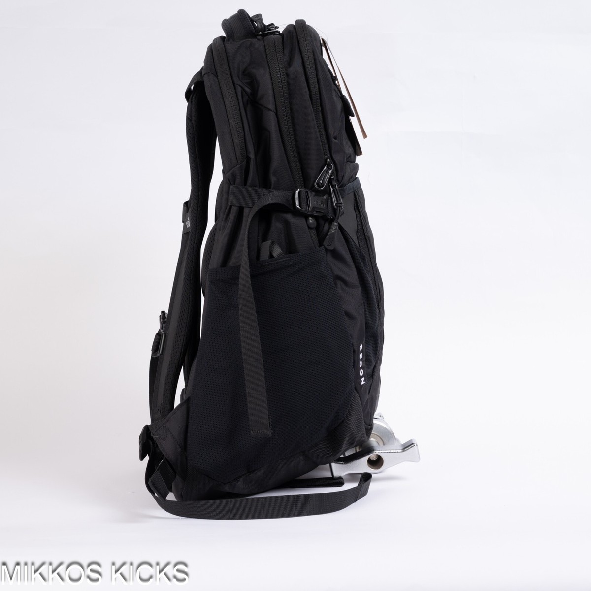 THE NORTH FACE ADULT Unisex Recon 30 Liter Backpack, TNF