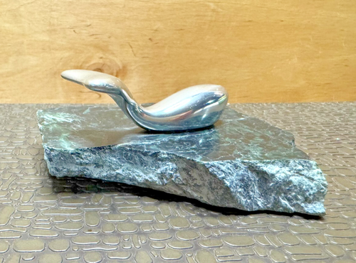 Hoselton Whale Sculpture on Marble, Hand Signed - Picture 4 of 7