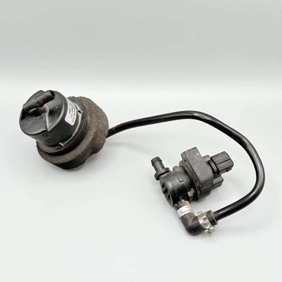 2008-2009 Mercedes-Benz S63 AMG Vapor Canister Purge Valve OEM - Image 3 of 4