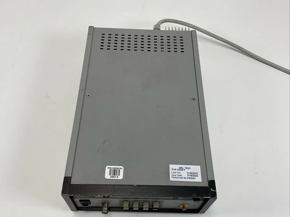 Contador de frecuencia de microondas SYSTRON DONNER 6530 26,5 GHz Foto 2 de 4