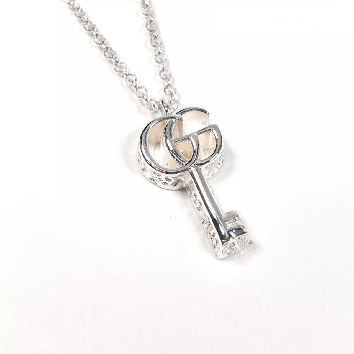 GUCCI Collier Pendentif Double Clé G Arabesque Argent Femme Bijoux Accessoire